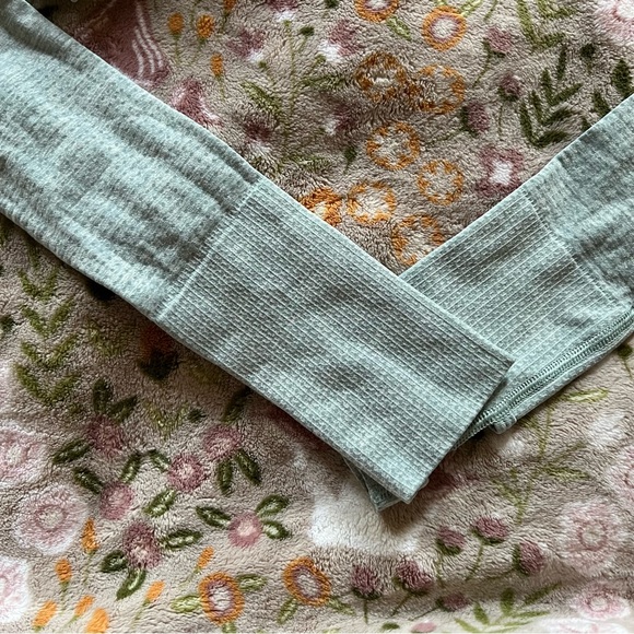 🩵Gymshark Vital Seamless Shrug - Picture 3 of 7